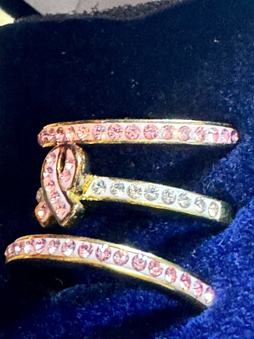 Danbury Mint Hope Stackable Ring Set Pink Ribbon Rhinestone Size 7.5 Gold Tone - Picture 4 of 6